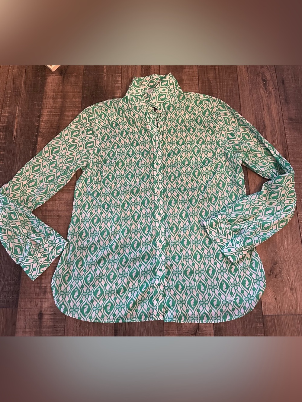 Talbots Shirt Womens 12 Green Seahorse Cotton Button Up Collar Roll Tab Sleeves